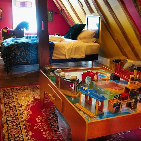 Huge Deluxe 600 Year Old Essex Manor, Hot Tub, Cinema Room, Sky Tv 萨弗伦沃尔登 外观 照片