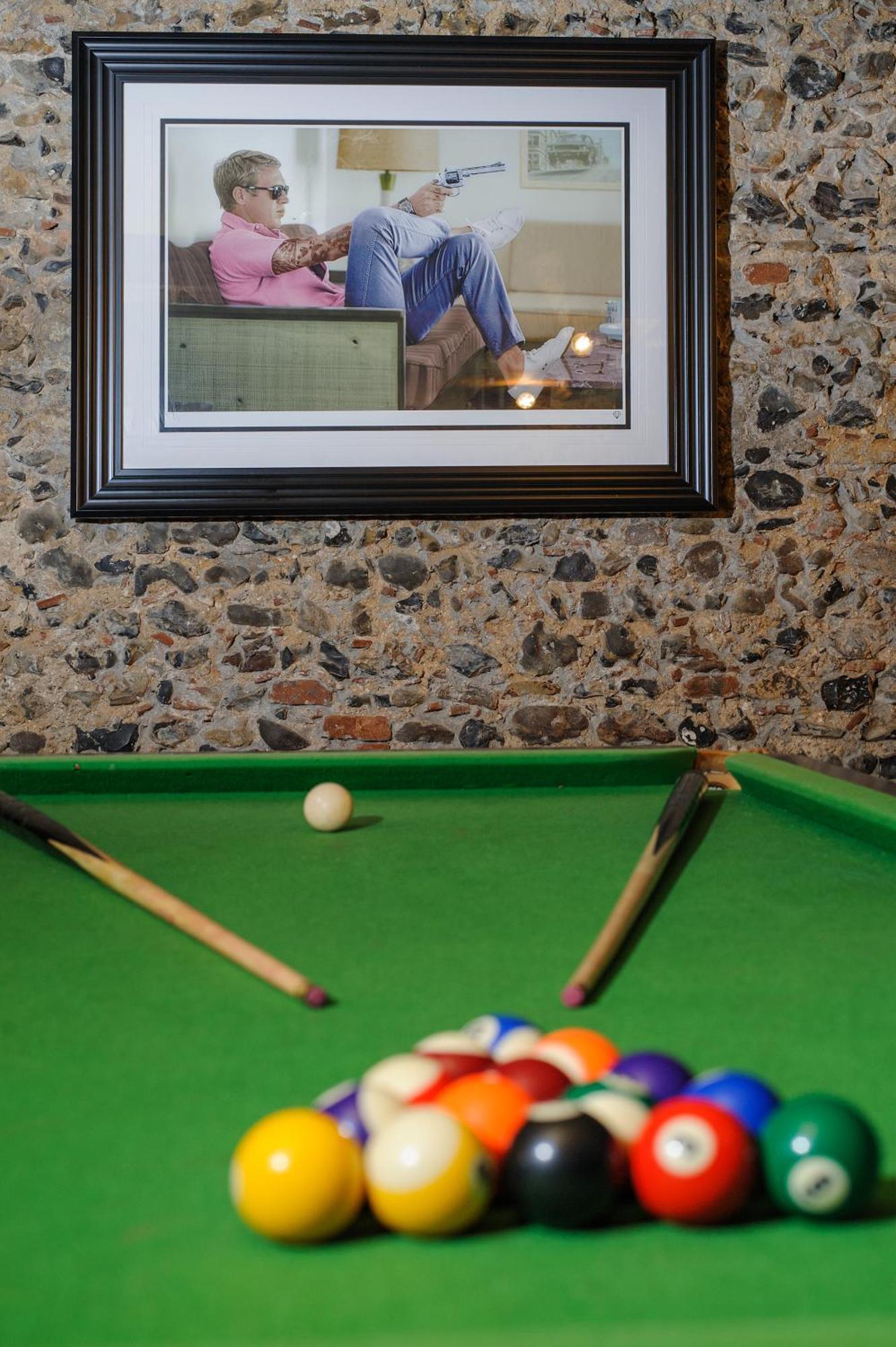Huge Deluxe 600 Year Old Essex Manor, Hot Tub, Cinema Room, Sky Tv 萨弗伦沃尔登 外观 照片