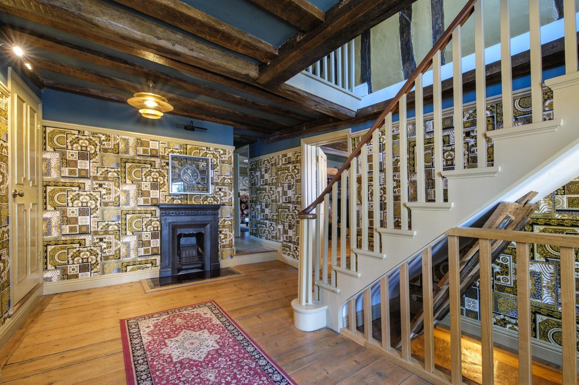 Huge Deluxe 600 Year Old Essex Manor, Hot Tub, Cinema Room, Sky Tv 萨弗伦沃尔登 外观 照片