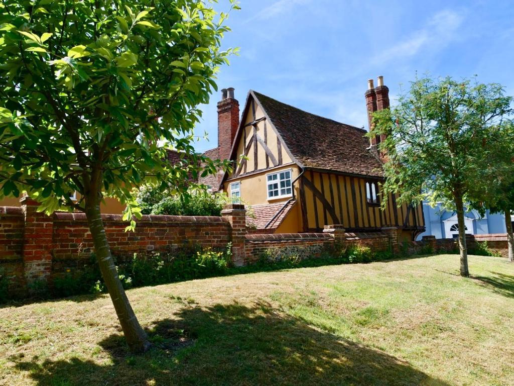 Huge Deluxe 600 Year Old Essex Manor, Hot Tub, Cinema Room, Sky Tv 萨弗伦沃尔登 外观 照片