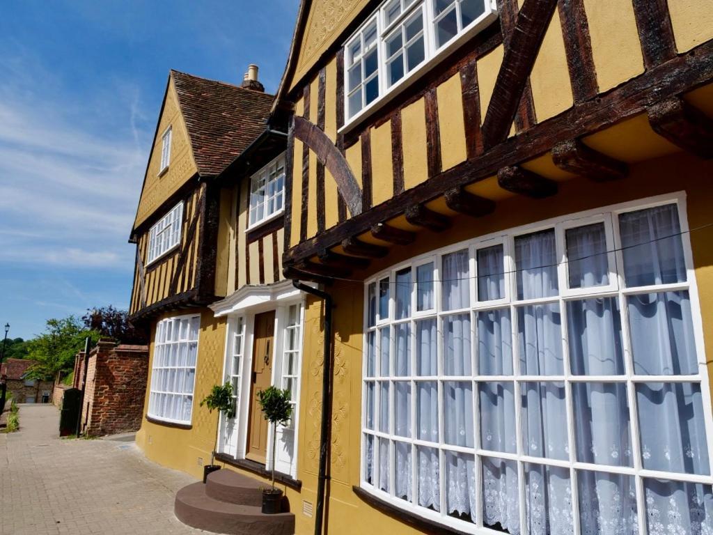 Huge Deluxe 600 Year Old Essex Manor, Hot Tub, Cinema Room, Sky Tv 萨弗伦沃尔登 外观 照片